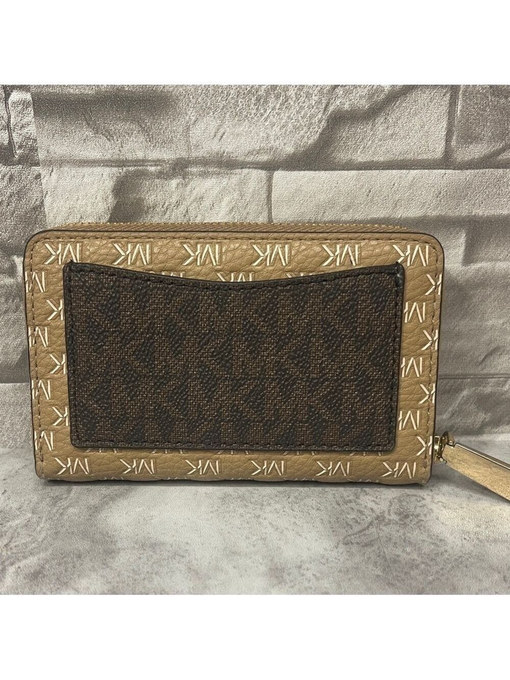 Michael Kors Large Charm Camera Crossbody Bag & Matching Wallet Set Camel/Brown - Picture 10 of 12